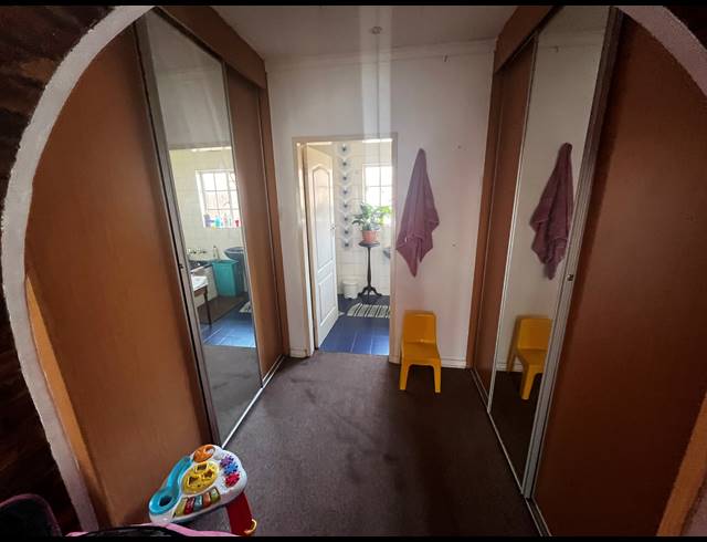 3 BEDROOM HOUSE FOR SALE IN DERSLEY
